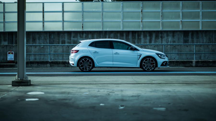  Renault Megane R.S. Cup 2018 года  (JP) (фото 8 из 26)